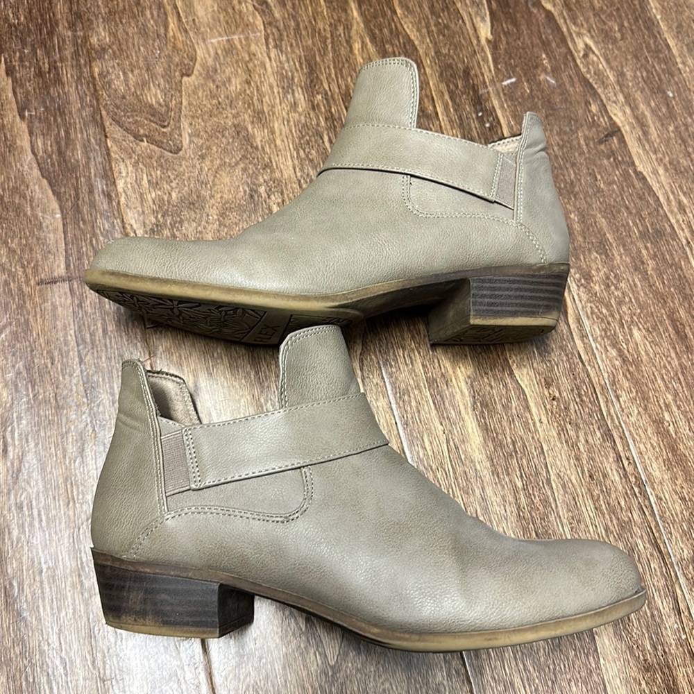 Life Stride Booties